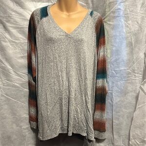 Maurices Gray Top with Multicolor Striped Sleeves